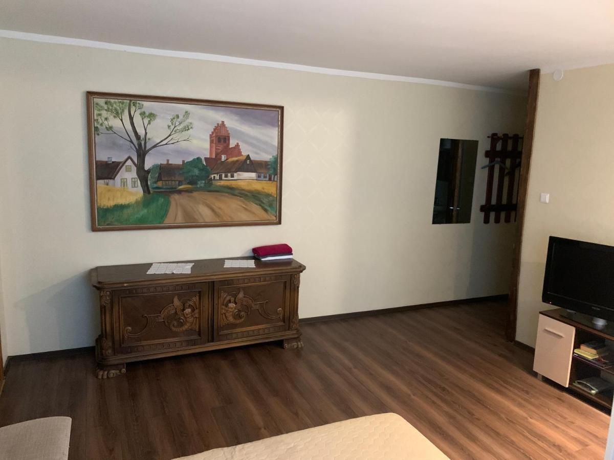 Riia 10, 2-bedroom - 2 Big Beds 1 Extra Bed-parking Free Апартаменты Тарту