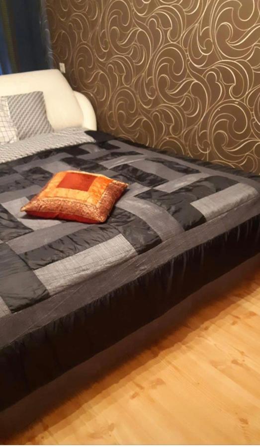 Апартаменты Riia 10, 2-bedroom - 2 Big Beds 1 Extra Bed-parking Free *