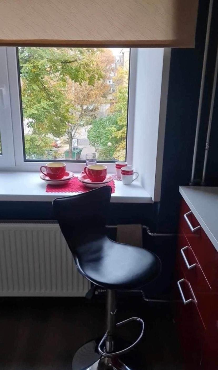 Riia 10, 2-bedroom - 2 Big Beds 1 Extra Bed-parking Free Тарту
