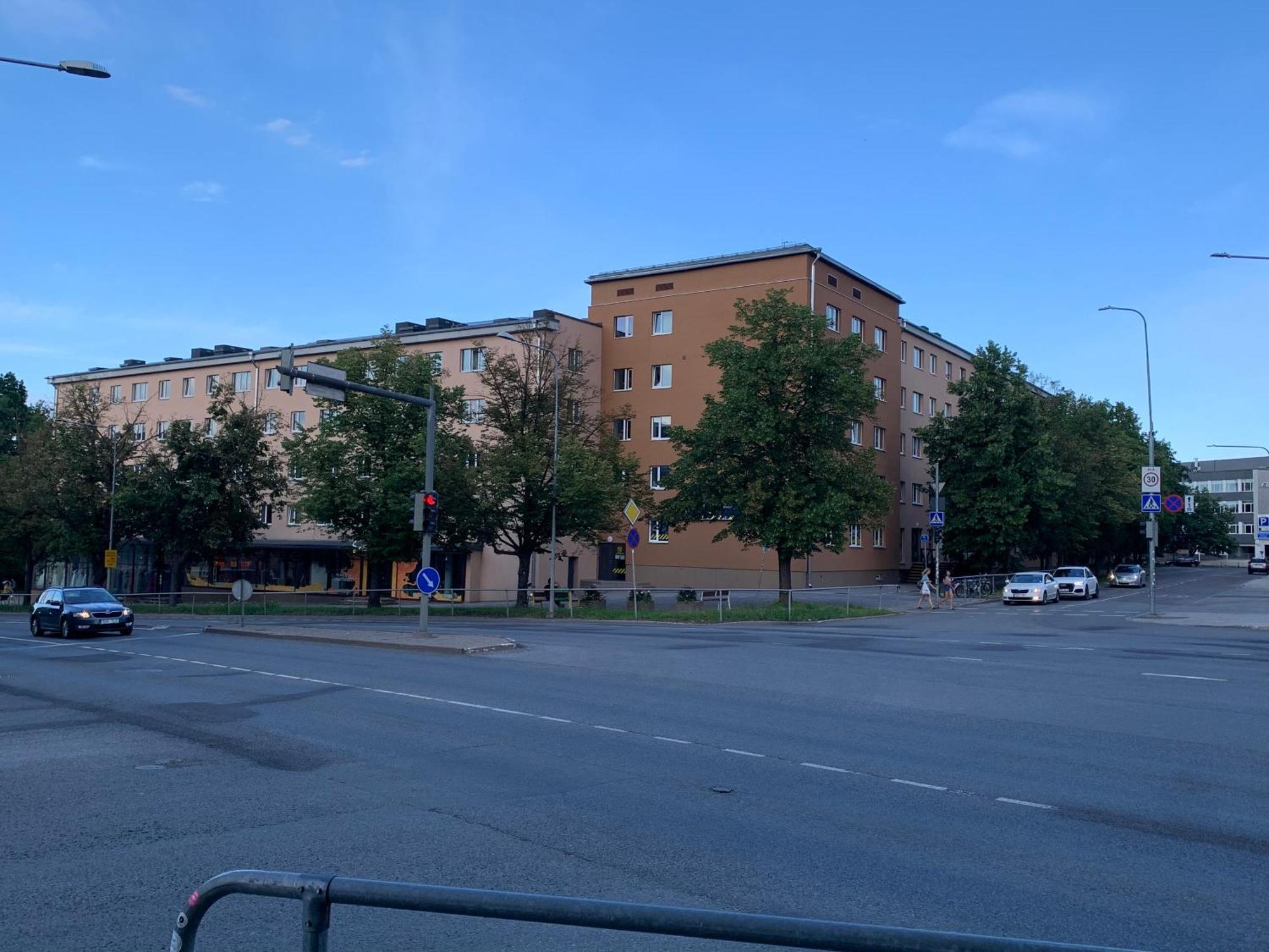 Riia 10, 2-bedroom - 2 Big Beds 1 Extra Bed-parking Free Апартаменты *